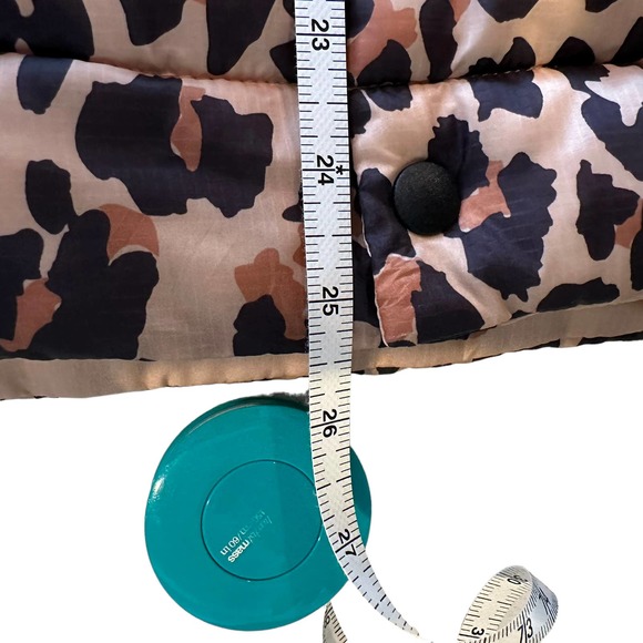 ASOS DESIGN Unisex Reversible Puffer Vest Leopard Print and Tan - Size Small - Picture 12 of 12